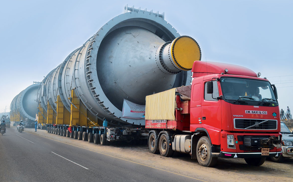 Heavy project cargo trailer movement in India